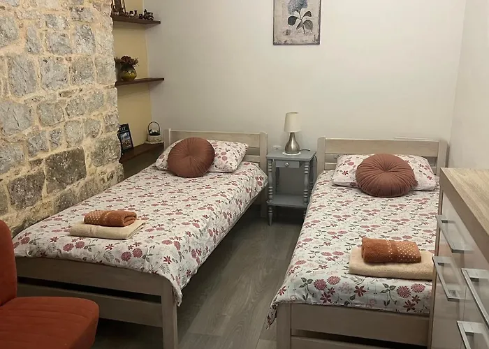 Kova Διαμέρισμα Σπλιτ